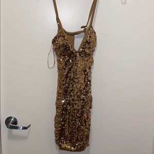 SEXY GOLD PADDED SEQUIN DRESS CURVE FITTING